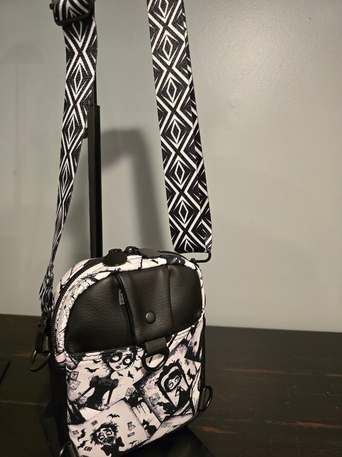 Pebble Sling / Crossbody
