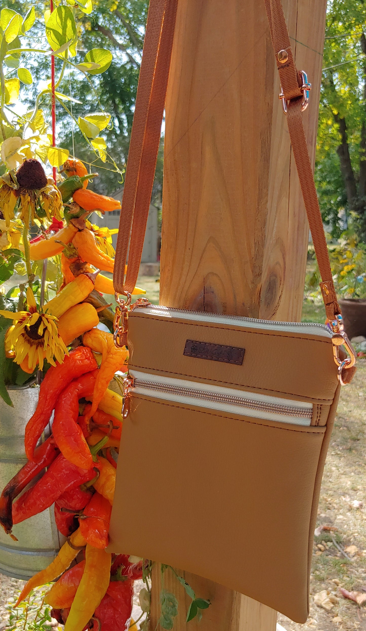 Cell Mate Minimalist Crossbody