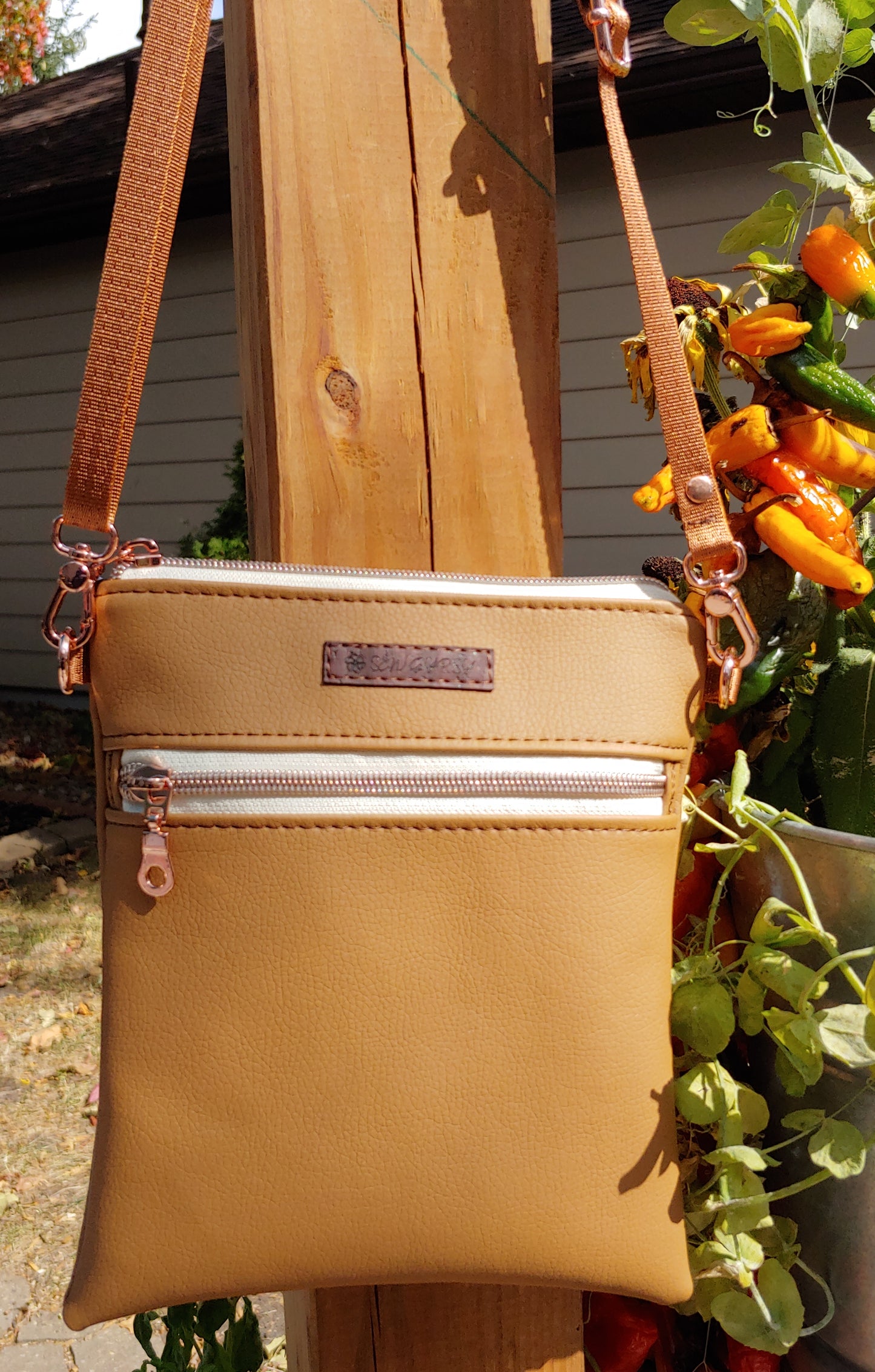 Cell Mate Minimalist Crossbody